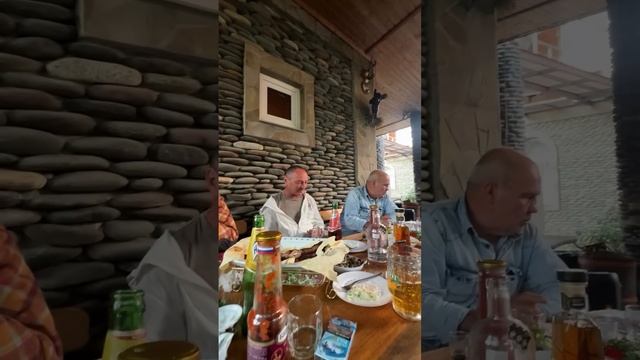 Непоняли о чём песня