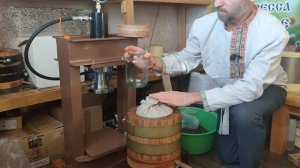 Ч-1. Какая разница давления 30т и 40тонн по выходу масла/ Давим живое масло из семян подсолнечника!