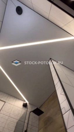Световые линии в сан узле.