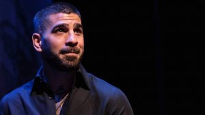 Топурия нокаутировал Оливейру и стал новым чемпионом UFC в легком весе