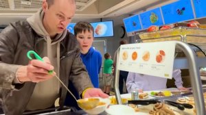 Мистер Макс Целый день еда в IKEA