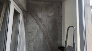 Дефектовка штукатурки штроб на балконе 🧱🔪🔬