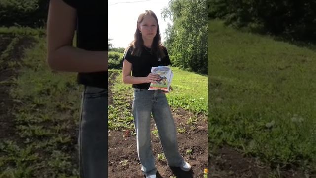 Волшебство прекрасной школьницы: бархатцы взошли в три раза лучше. Смотрите и учитесь!