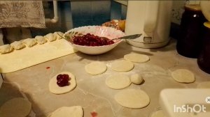 Я на кухне лепим вареники с вишней! 🍒И Болтаем про все!