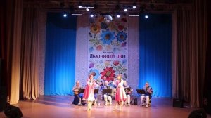 Арт-Группа "Яблоневый цвет" Юлия и Елена Коротковы "Волга, Волга река"