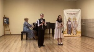 А. Морозов, Малиновый звон.  
И. Дунаевский, Ехал я из Берлина.