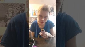 Ем батончик nut&go!