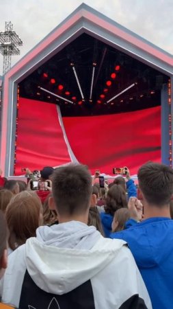 Мариупольские выпускники побывали на празднике «Алые паруса» в Петербурге
