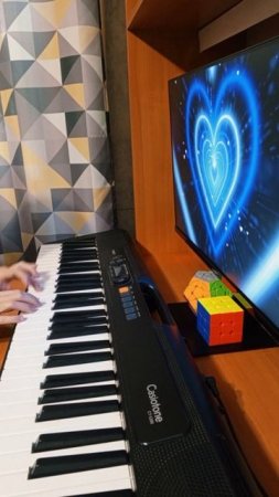 Учусь играть на синтезаторе 🎹Отгадайте песню 🎼