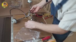 Как собрать трехрожковую люстру, соединение проводоов 1 часть