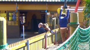 Мистер Макс ВЛОГ⧸ Смешной слон и Тарзанка ⧸ Надувная Супер горка в парке для детей