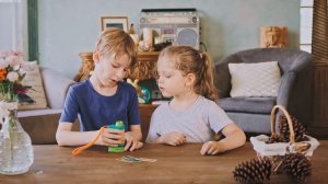 Игрушечный микроскоп с подсветкой