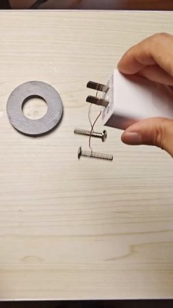 Как сделать аварийное зарядное устройство из магнита