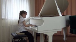 Комина Мария 2 класс, 9 лет - Ф. Бургмюллер - Этюд e-moll op.100 №18