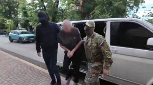 Двоих жителей Крыма задержали по подозрению в передаче данных разведке Украины