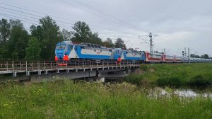 Яркая Аврора бодро спешит в Петербург.