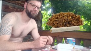 Скрутил самокрутку