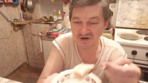 МУКБАНГ мороженое для нищего