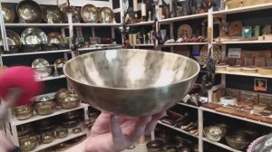 Кованая поющая чаша Plain antique тонкостенная ( 22 см, нота: Си, 123 Гц ) / shamanic.moscow