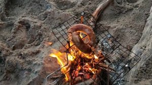 Жарим купаты 🍖. Обское море 🌊 Frying kupati (fried sausages) 🍖. Ob sea ⛵