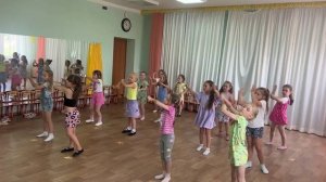 Мы маленькие звезды.