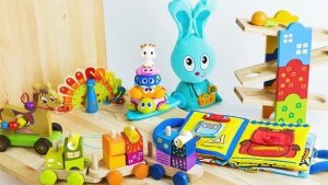РАЗВИВАЮЩИЕ ИГРУШКИ ДЛЯ САМЫХ МАЛЕНЬКИХ