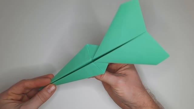Оригами самолёт из бумаги