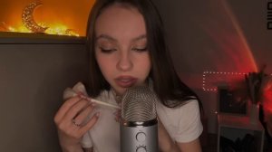 асмр  нежный шёпот женских имён с ушка на ушко 💋  звуки рта, поцелуи, визуал, таппинг