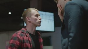 Сериал "Секреты Лизы" 1 сезон  4 серия. Фрагмент с моим участием в роли фаната.