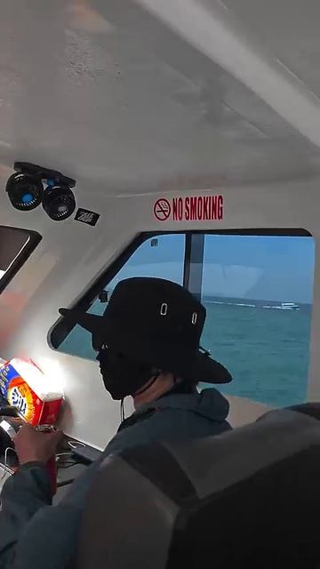 Bali. Sailing on speed boat  to Nusa Penida island. Бали. Плывем на Нуса Пенида. Скоростная лодка.