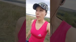 переносить все испытания