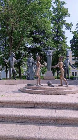 Памятник «Дети — жертвы пороков взрослых»