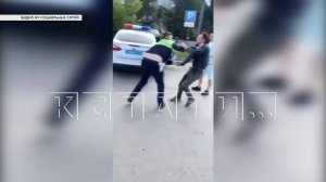 Пьяные водители напали на полицейских и попытались их избить