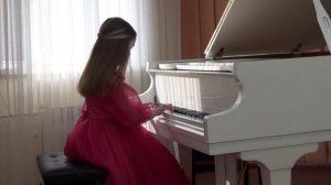 Галадская Анна 3 класс, 10 лет -  С. Майкапар - "Маленькая сказка"