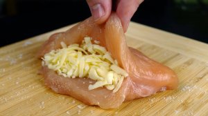 Наполните куриную грудку сыром. Сочная куриная грудка.
