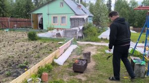 На даче под Кандалакшей.