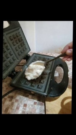 сырная лепешка в виде венских вафель
