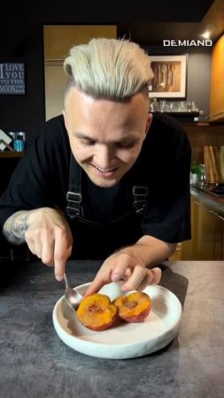 Запечённые персики с мороженым в аэрогриле Demiand 😍🍑