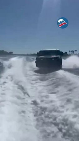 Hummer амфибия: скорость до 135 км/ч на суше и 65 км/ч по воде