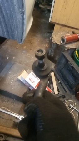 Меняю рулевой наконечник на Toyota Nadia. Не откручивалась контргайка.