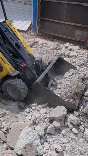 ГИДРОМОЛОТ на Погрузчике MAKER 600