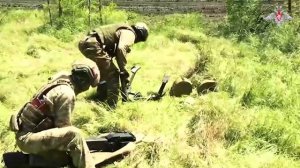 Боевая работа расчёта автоматического гранатомёта АГС-17 «Пламя»