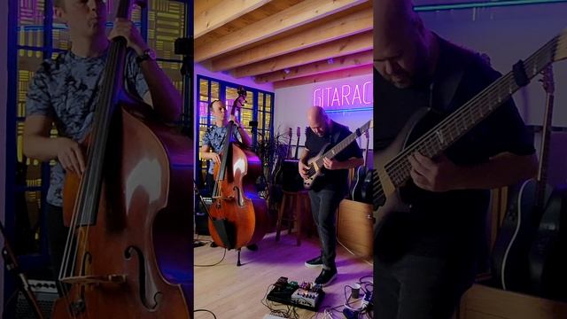 Максимов/Сокулер project 
Красивая тема, фрагмент концерта в Гитарном Клубе
@sokulersergey 
@club_gi