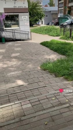 В кафе…