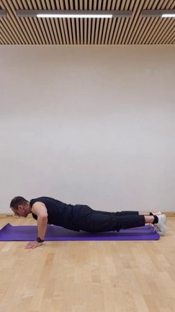 Отжимания с широкой постановкой рук (дом)