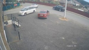 Спровоцировал аварию, НО НЕ УЕХАЛ