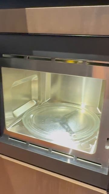 Встраиваемая микроволновая печь M2230SC OBSW установлена 🤌