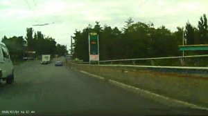 В Харцызске подросток на самокате еле избежал ДТП 😱