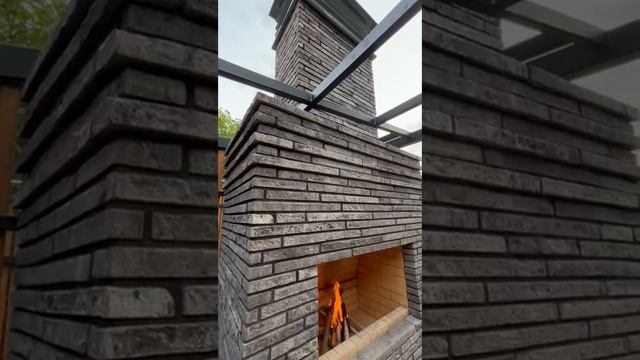 Барбекю комплекс из ригельного кирпича  в современном стиле.