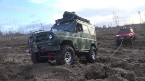 УАЗ и Нива на бездорожье. RC модели